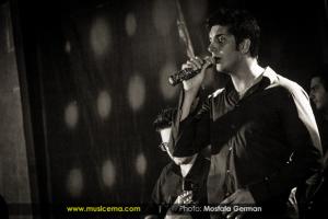 فرزاد فرزین در محمودآباد روی استیج رفت