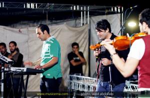 گزارش تصویری از اجرای سهراب پاکزاد در حاشیه دریاچه چیتگر