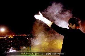 گزارش تصویری از اجرای سهراب پاکزاد در حاشیه دریاچه چیتگر