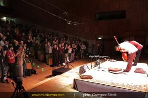 کنسرت کیهان کلهر و اردال ارزنجان در وروسلاو (لهستان، اردیبهشت 1393) کنسرت کیهان کلهر و اردال ارزنجان در وروسلاو (لهستان، اردیبهشت 1393)